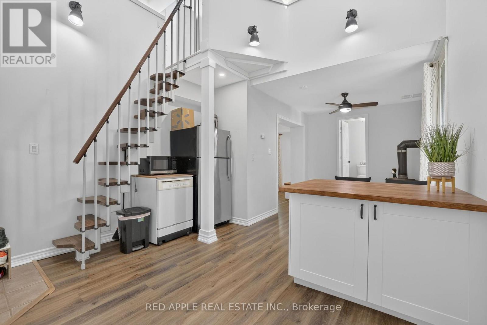 20435 LESLIE STREET - 35