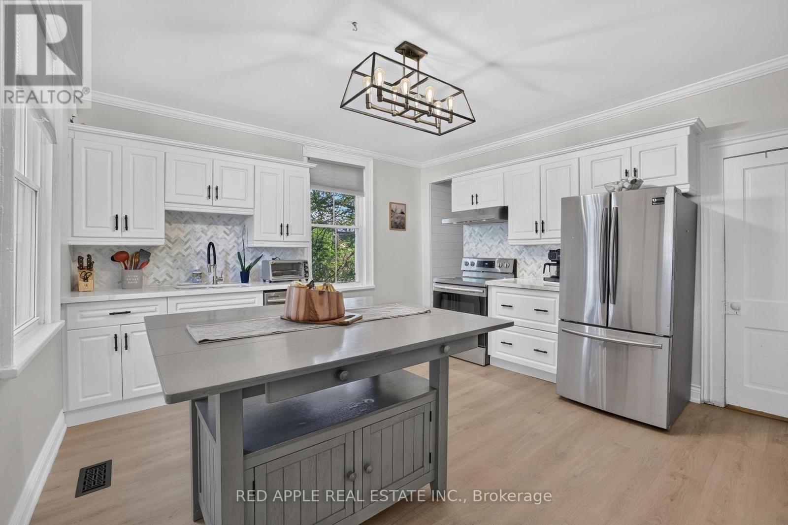20435 LESLIE STREET - 5