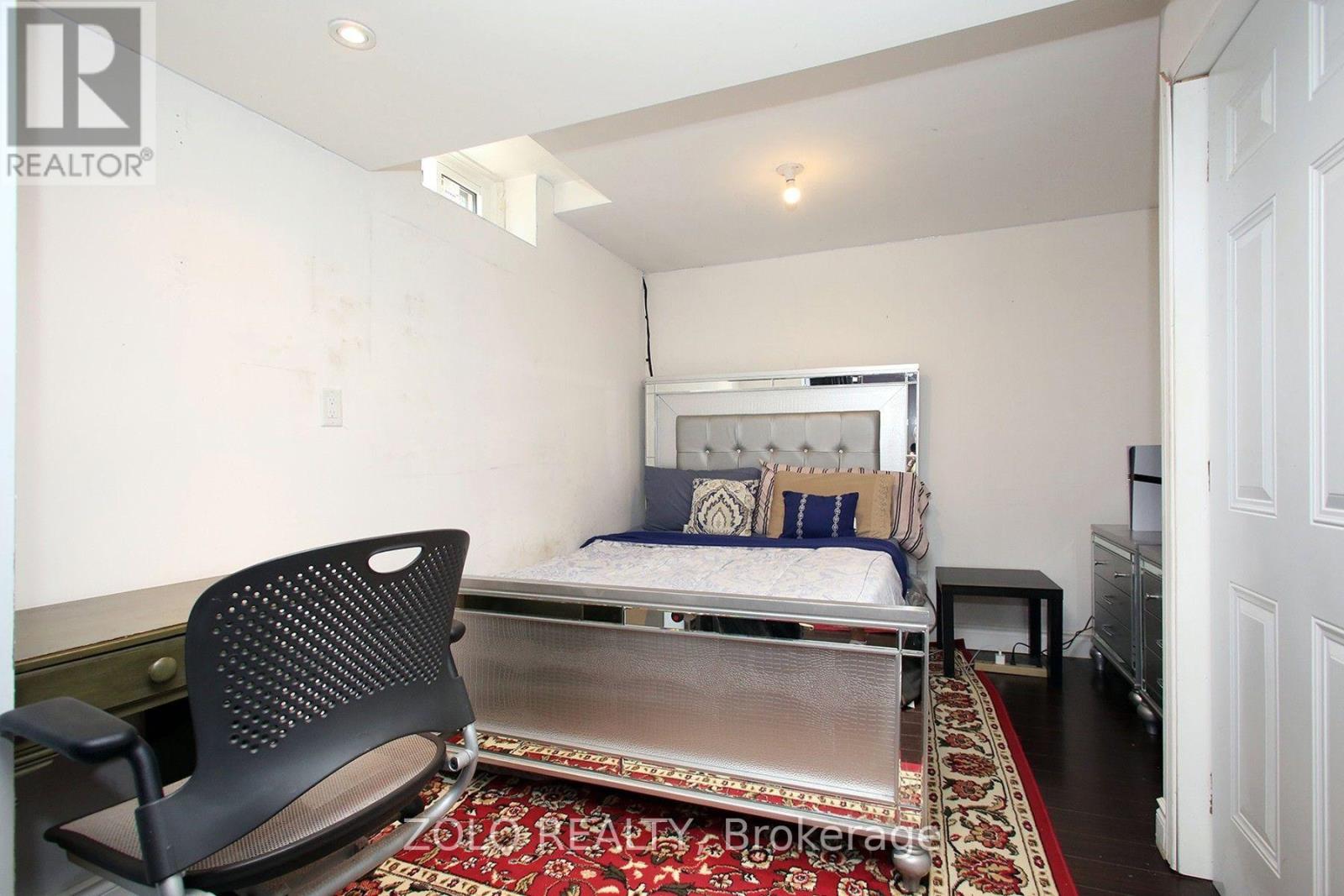 37 SEWELLS LANE S - 15