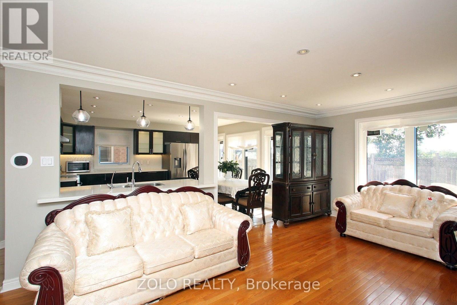37 SEWELLS LANE S - 7