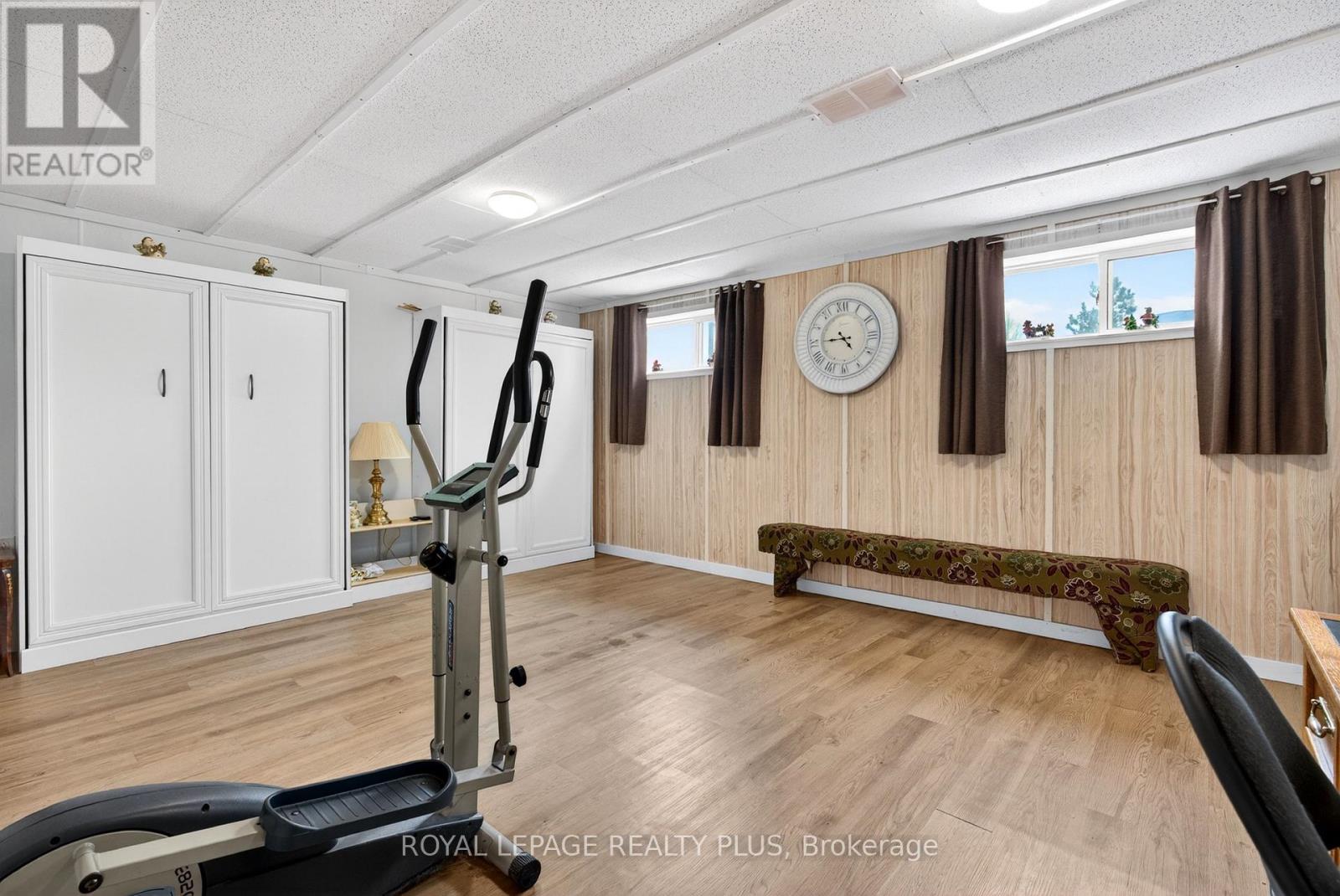 1332 STANBURY ROAD - 32