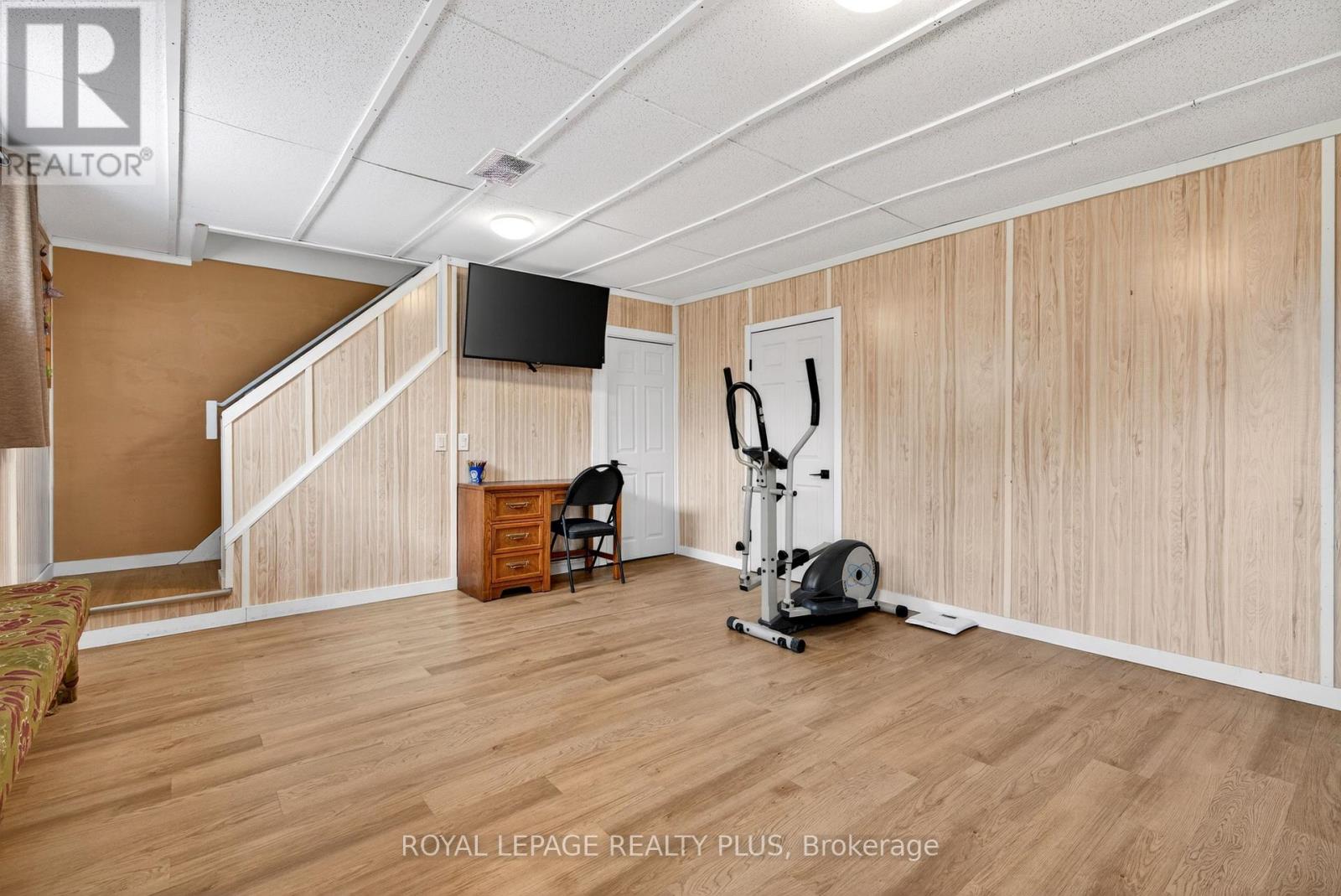 1332 STANBURY ROAD - 34