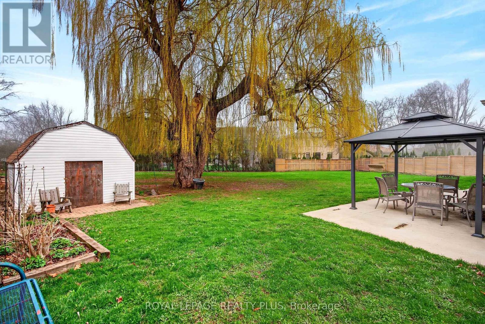1332 STANBURY ROAD - 41