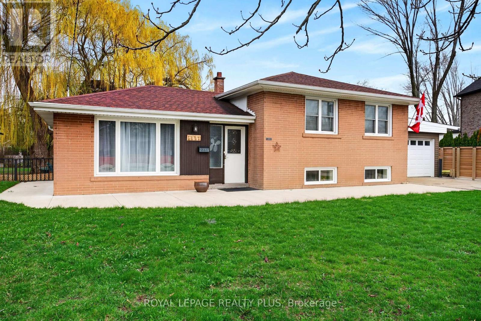 1332 STANBURY ROAD - 7