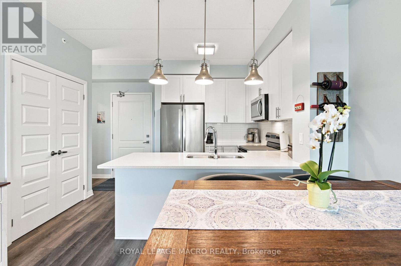 #126 610 FARMSTEAD DRIVE - 11