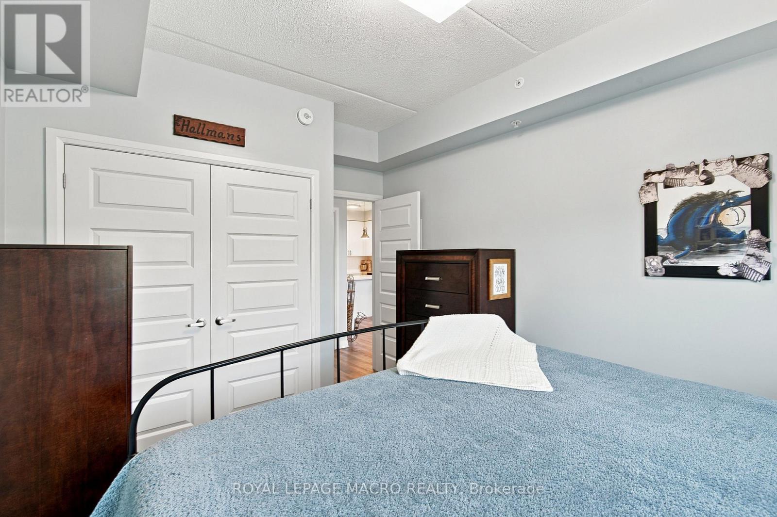 #126 610 FARMSTEAD DRIVE - 21