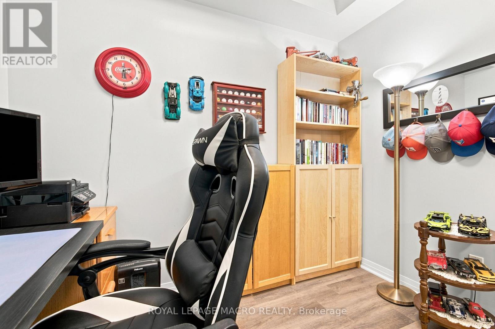 #126 610 FARMSTEAD DRIVE - 26