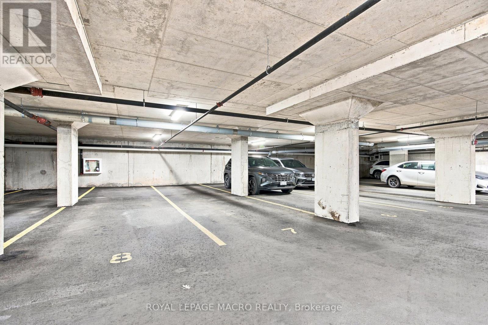 #126 610 FARMSTEAD DRIVE - 33