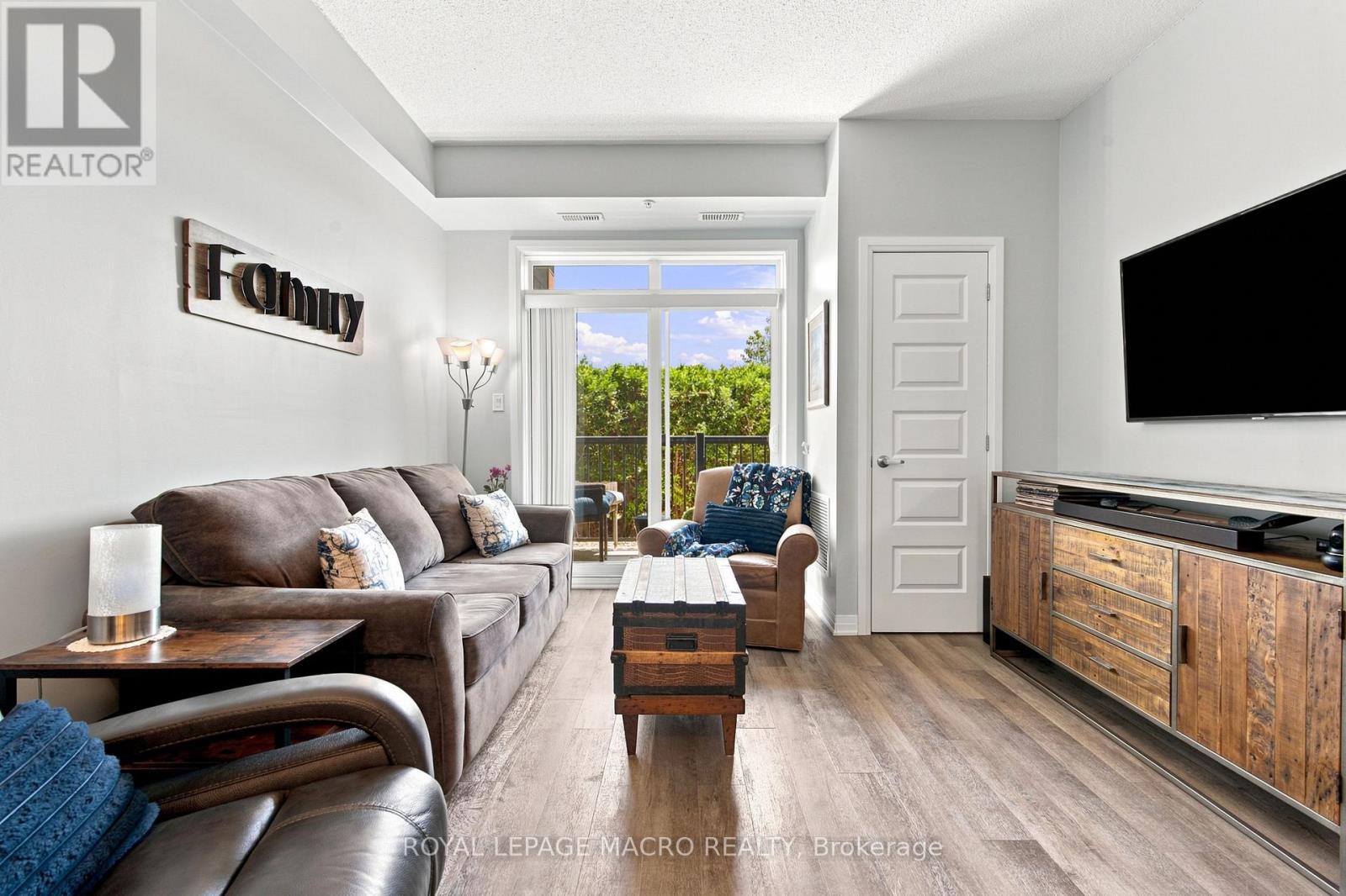#126 610 FARMSTEAD DRIVE - 8