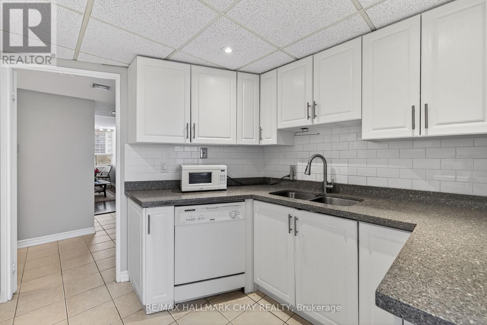 #501 3650 KANEFF CRESCENT - 12