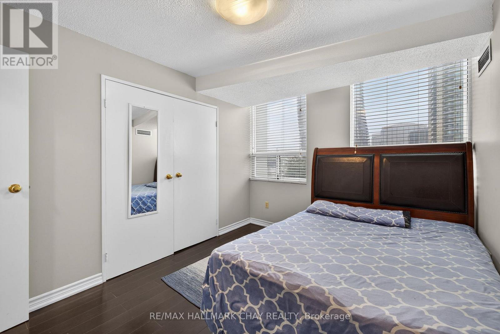 #501 3650 KANEFF CRESCENT - 29
