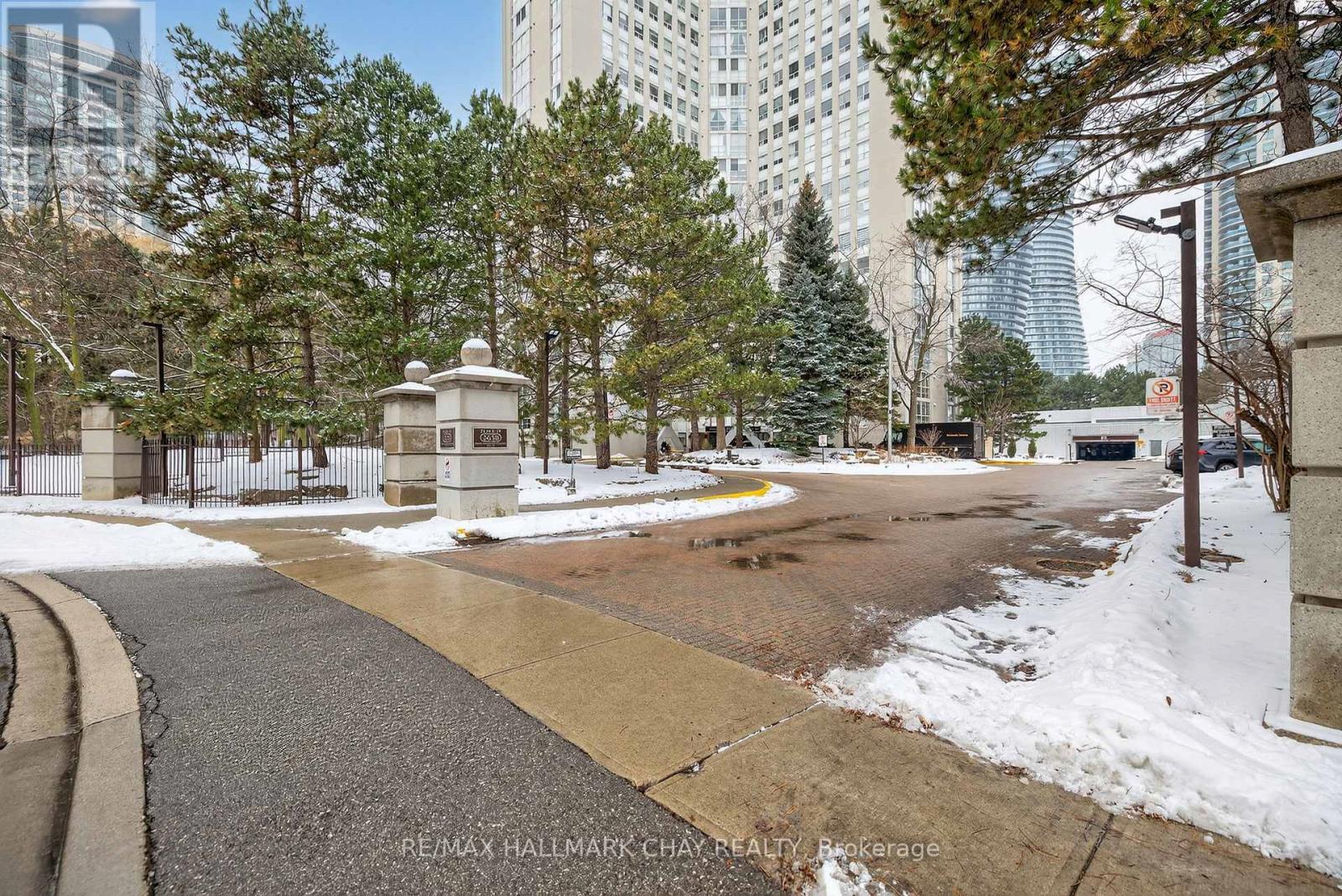 #501 3650 KANEFF CRESCENT - 3
