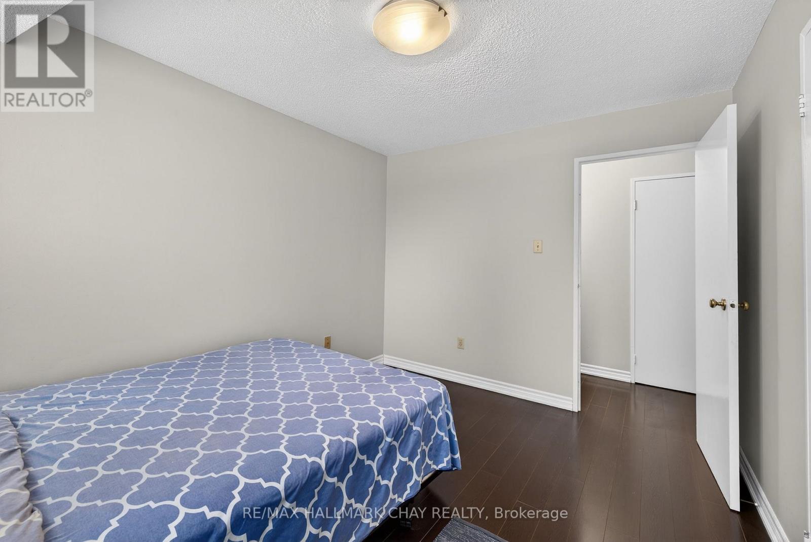 #501 3650 KANEFF CRESCENT - 30