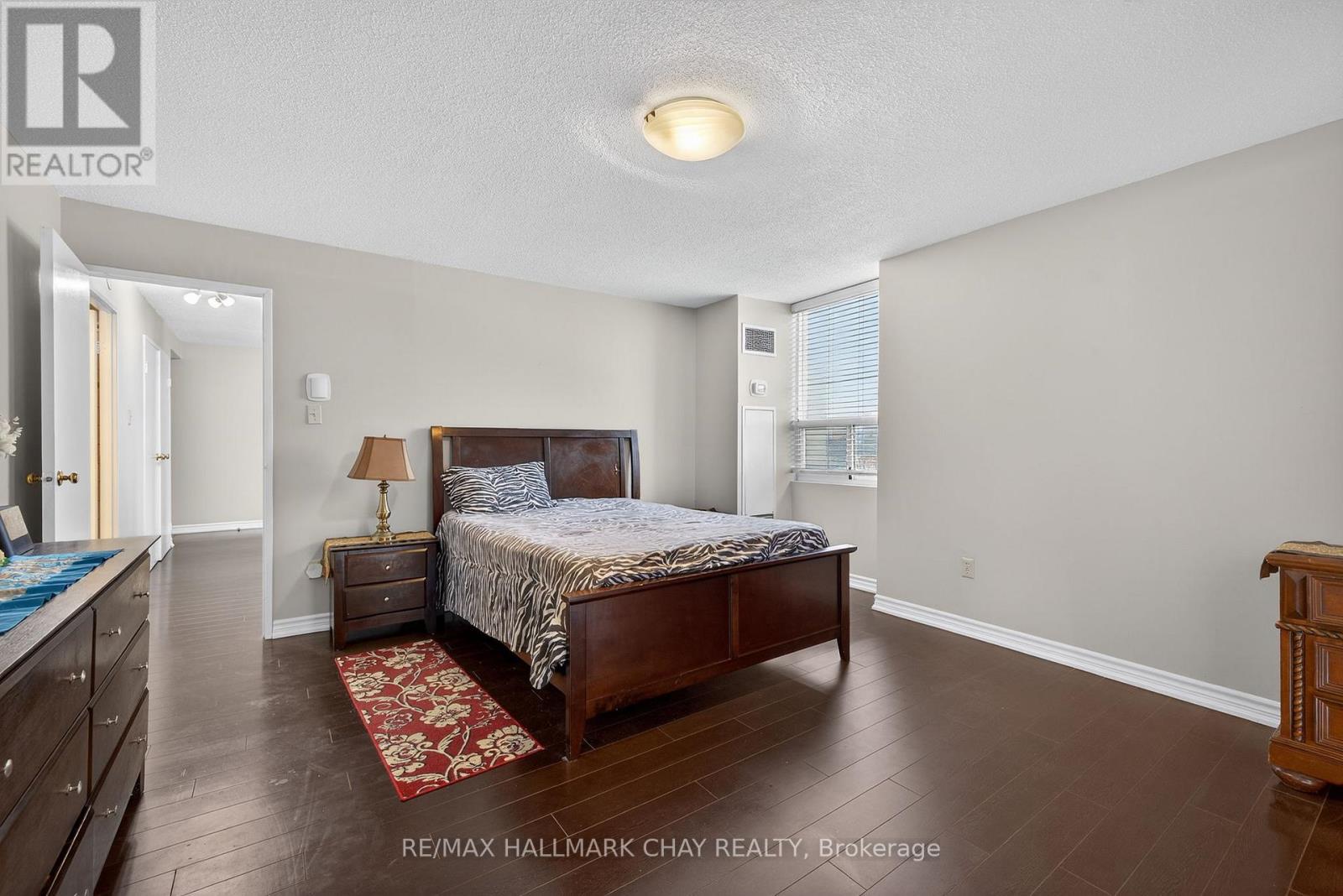 #501 3650 KANEFF CRESCENT - 33