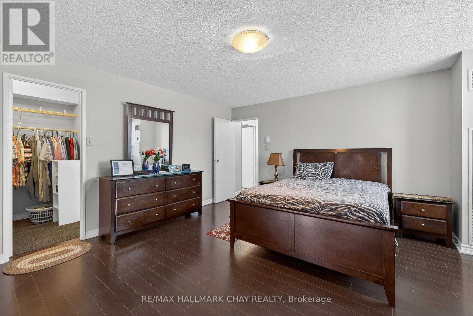 #501 3650 KANEFF CRESCENT - 34