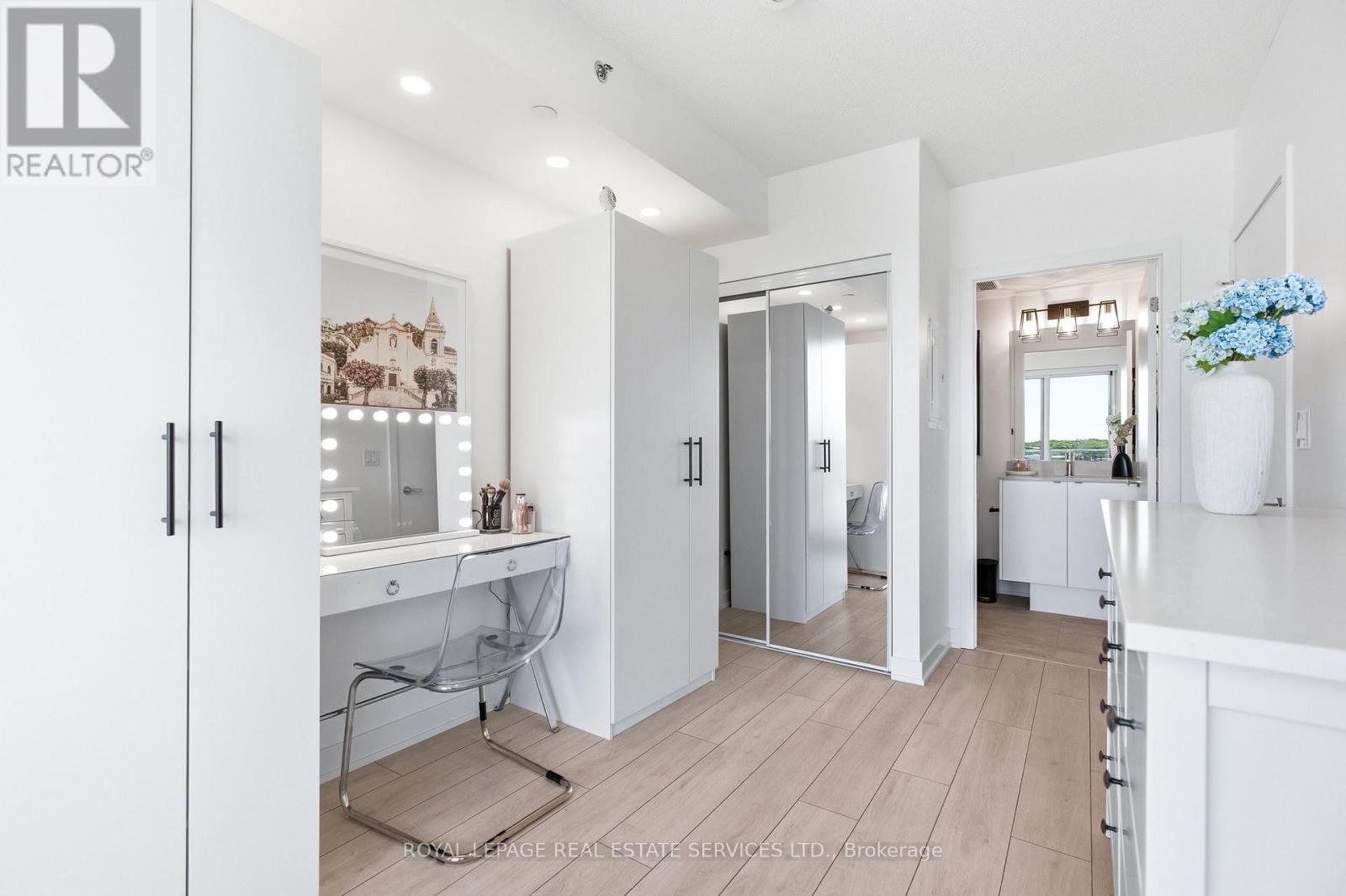 #A607 3210 DAKOTA COMMON - Image 19