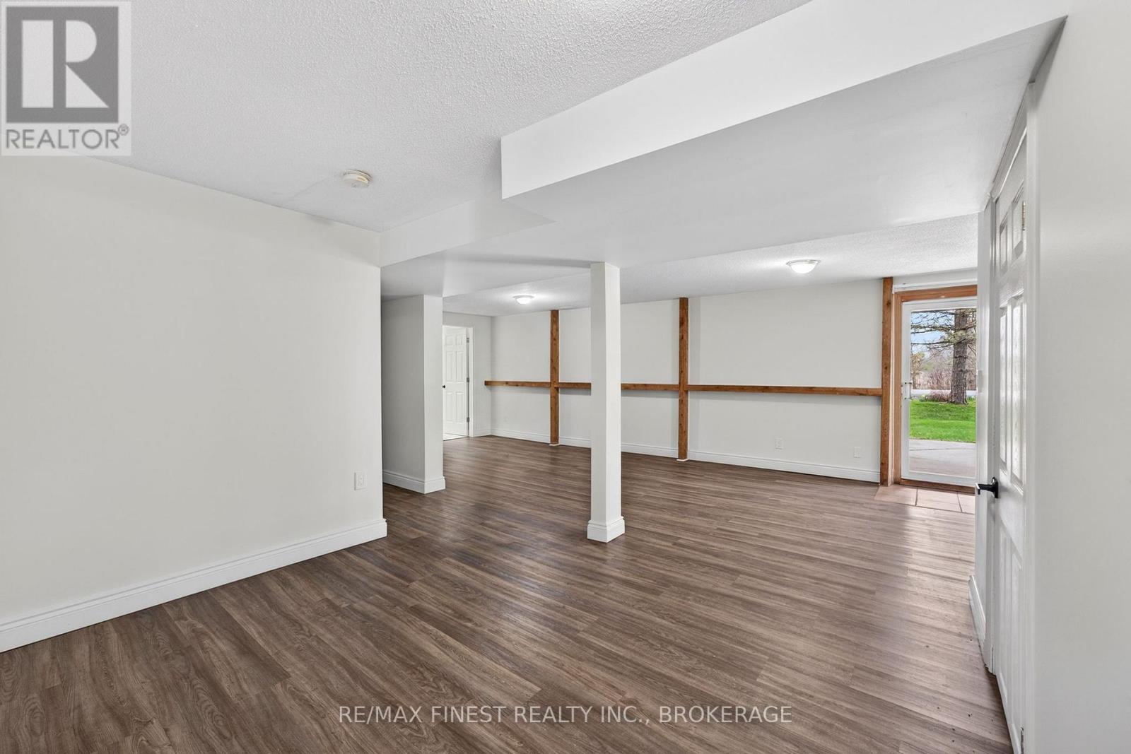 8 SUNRISE COURT - 20