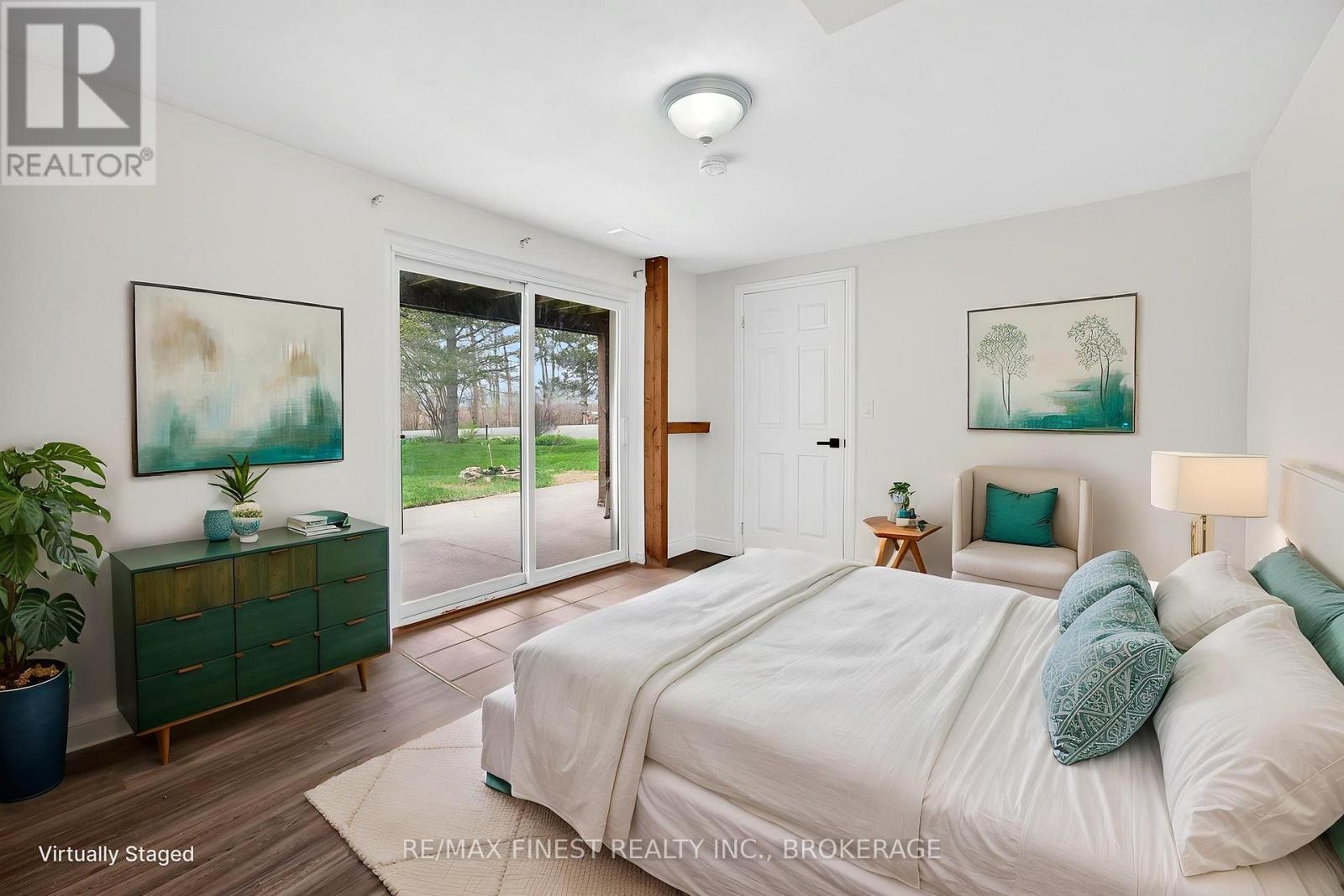 8 SUNRISE COURT - 12
