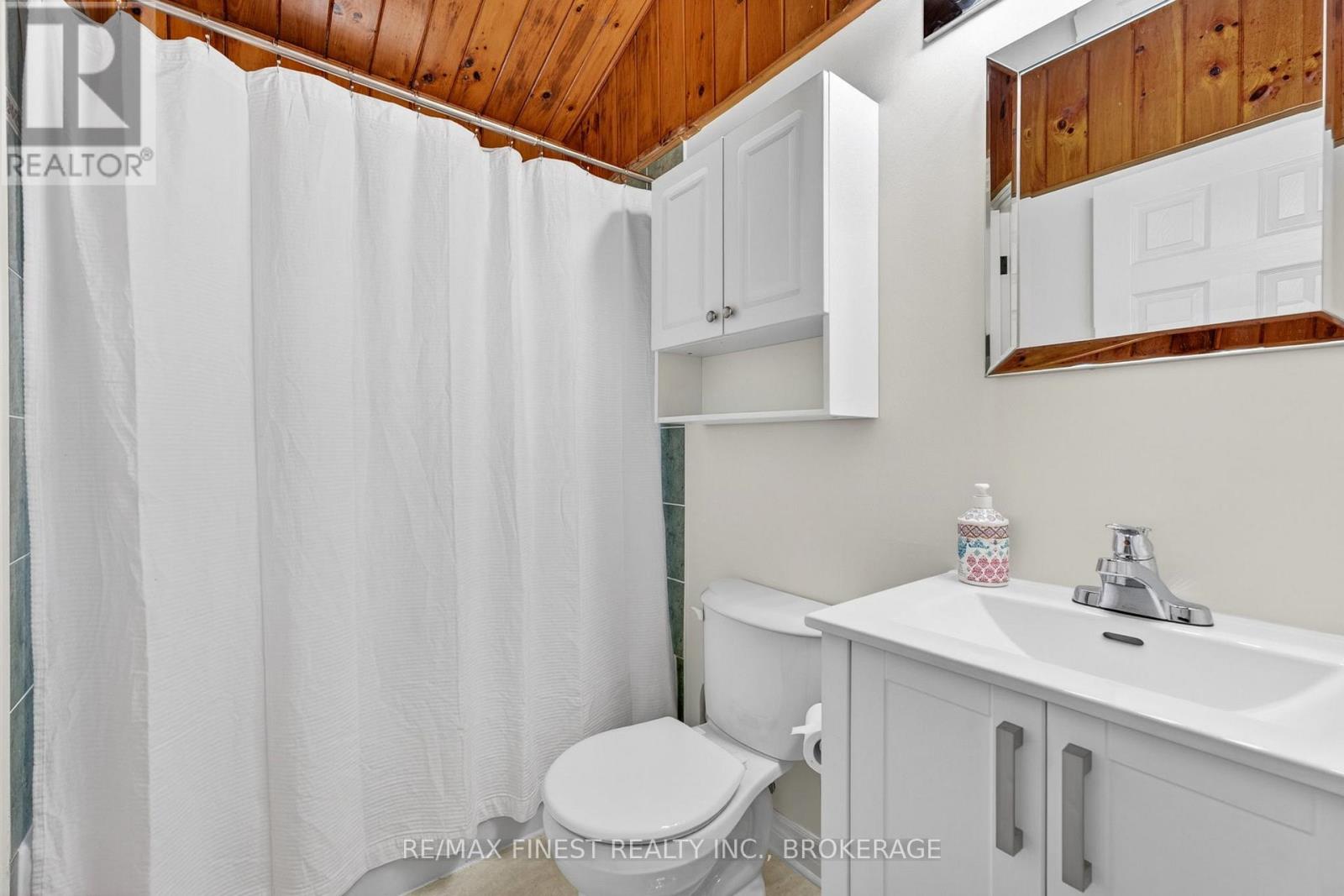 8 SUNRISE COURT - 18