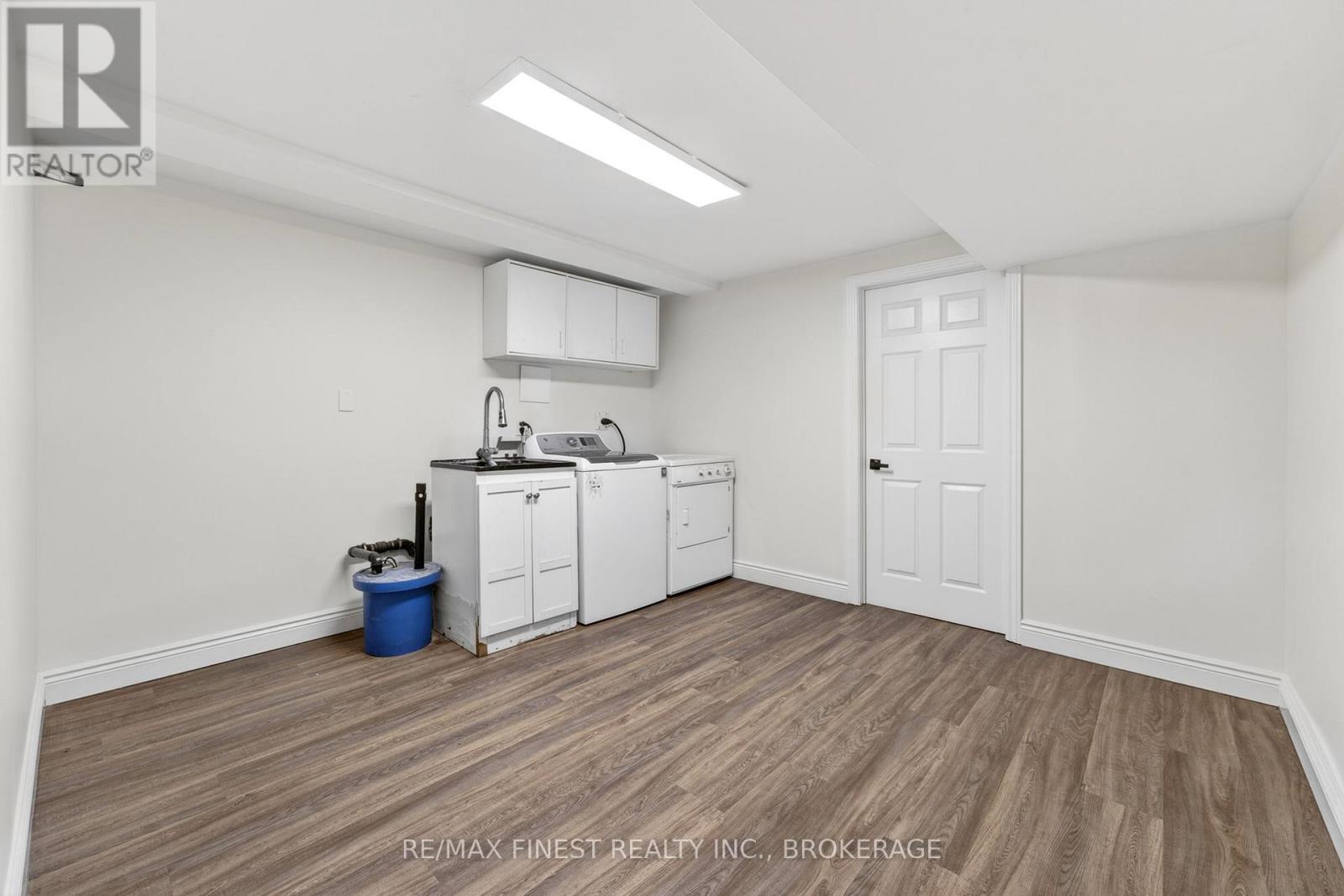 8 SUNRISE COURT - 25