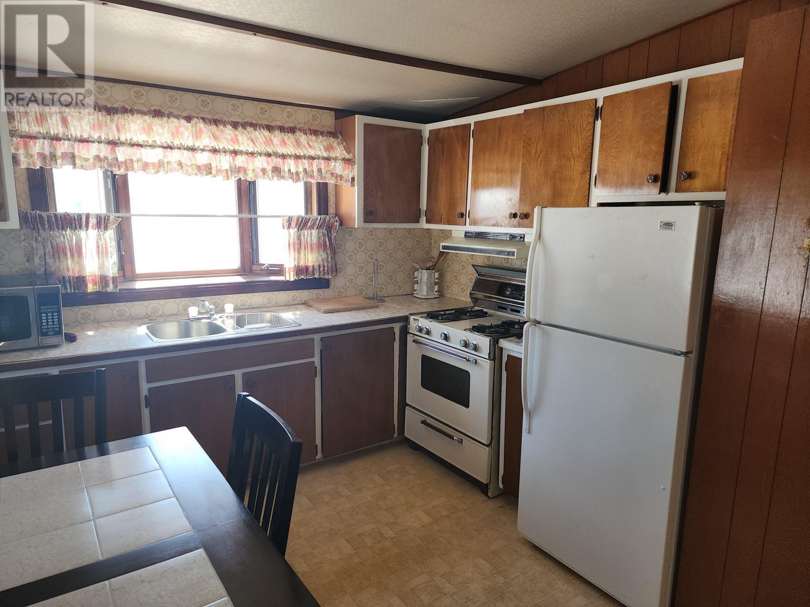319 WALKER ST - 27