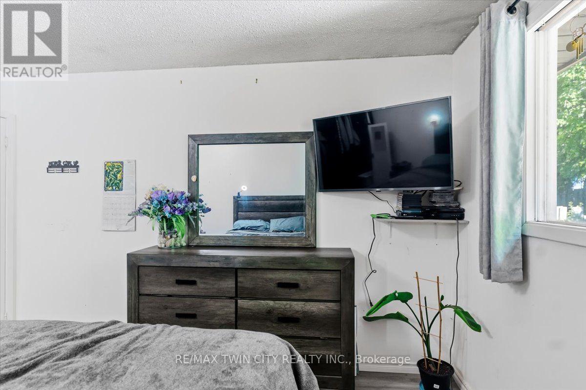 16 PALOMINO DRIVE - 25