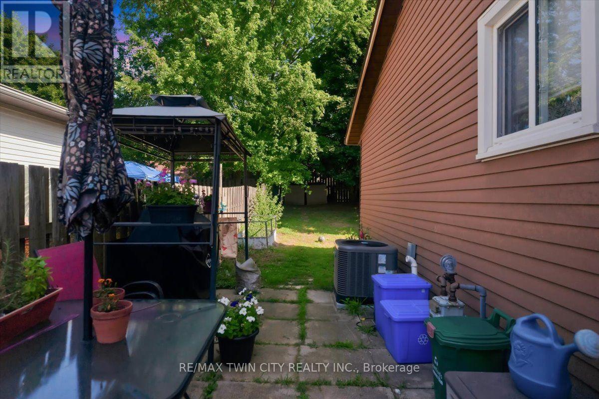 16 PALOMINO DRIVE - 43
