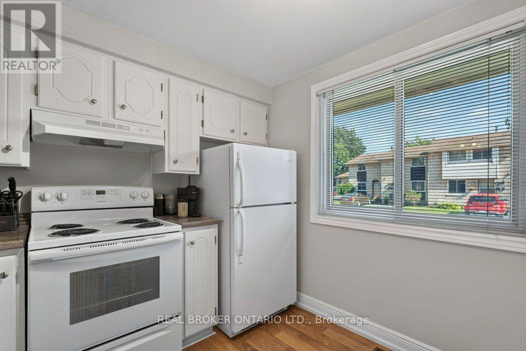 #101 50 LAKESHORE ROAD - 10