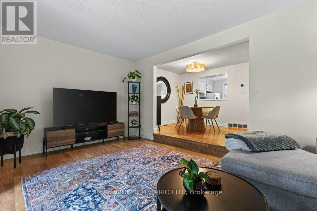 #101 50 LAKESHORE ROAD - 20