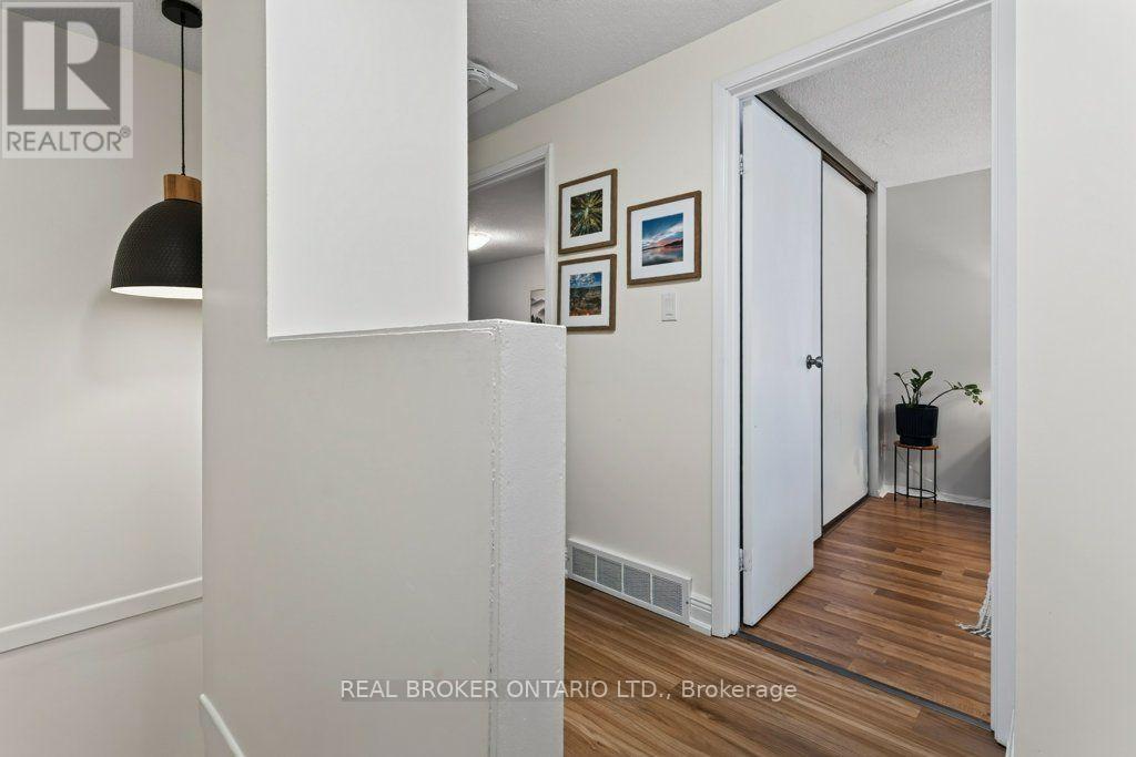 #101 50 LAKESHORE ROAD - 22