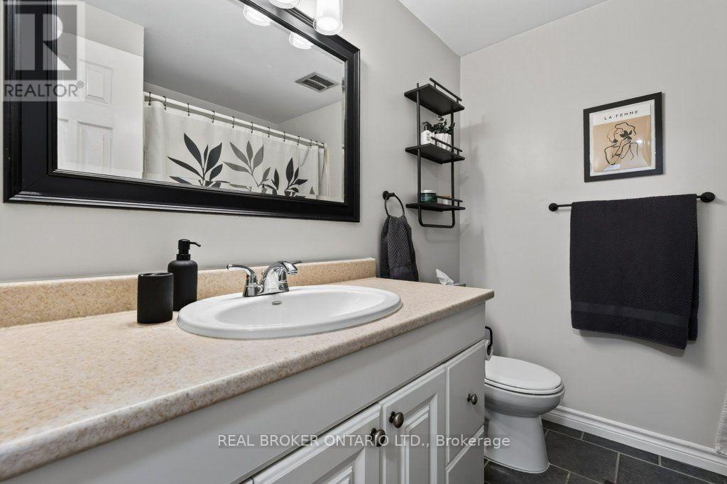 #101 50 LAKESHORE ROAD - 24