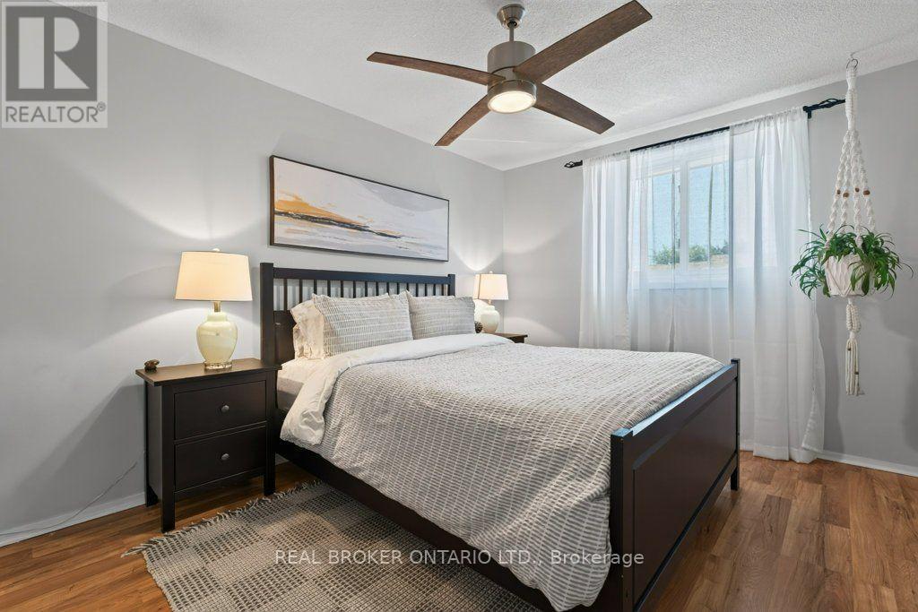 #101 50 LAKESHORE ROAD - 25