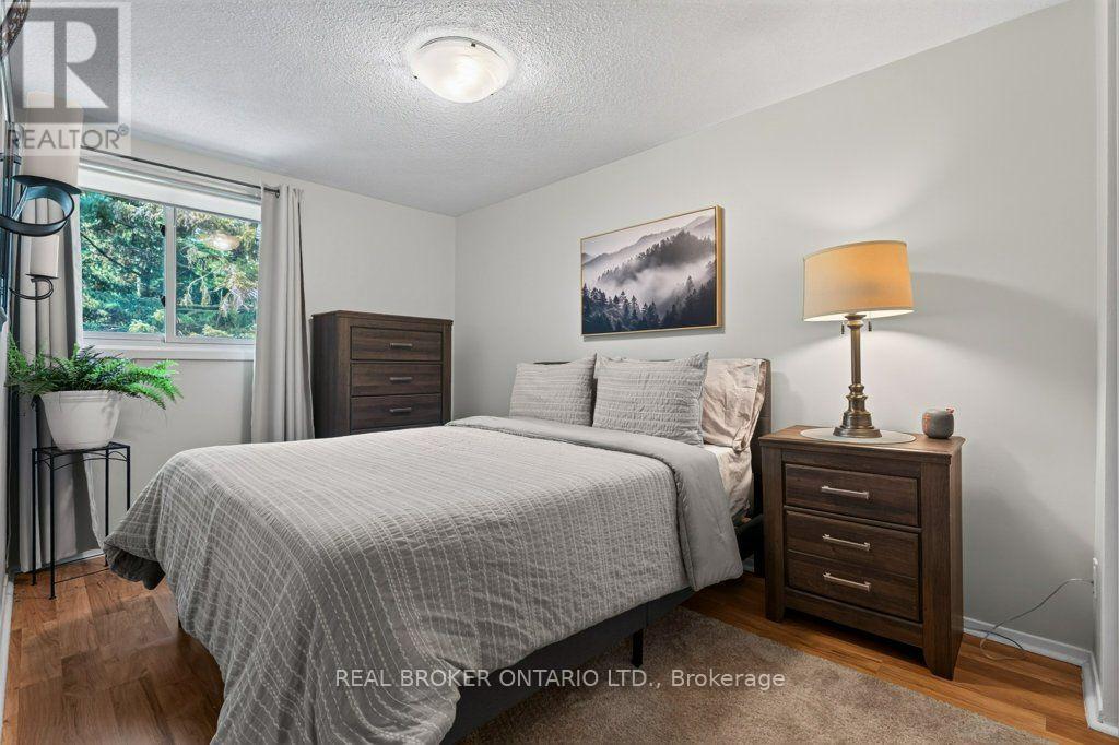 #101 50 LAKESHORE ROAD - 26