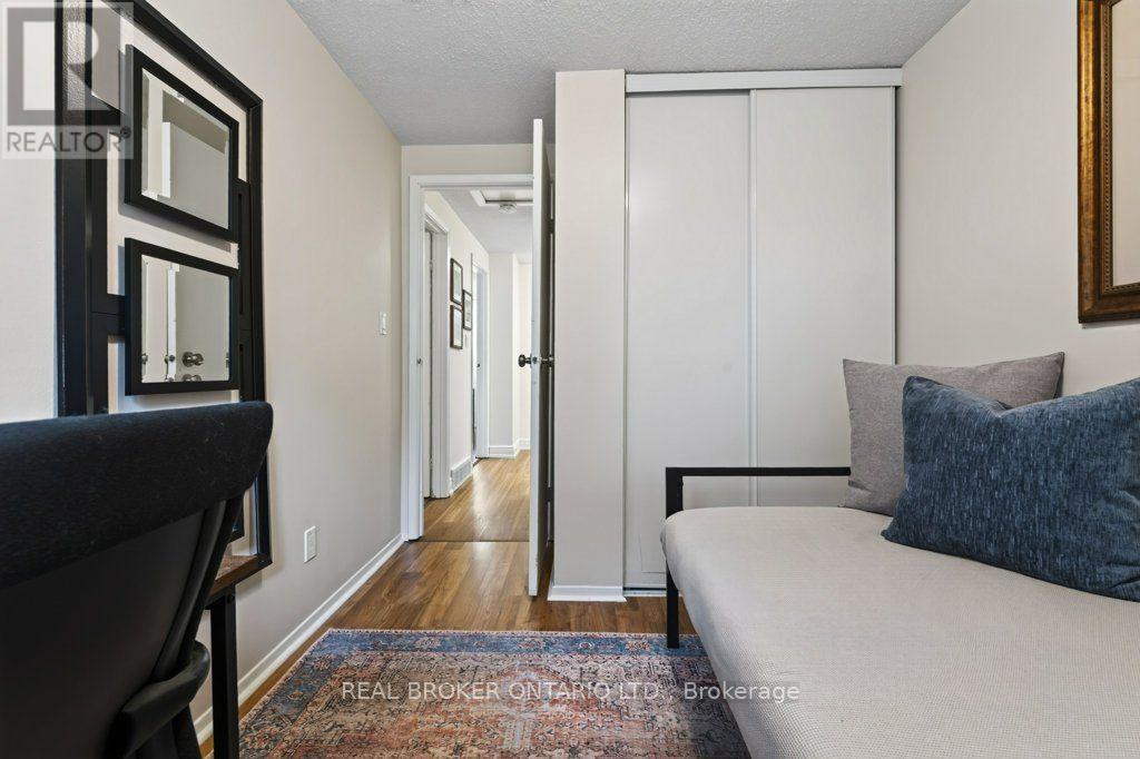 #101 50 LAKESHORE ROAD - 28