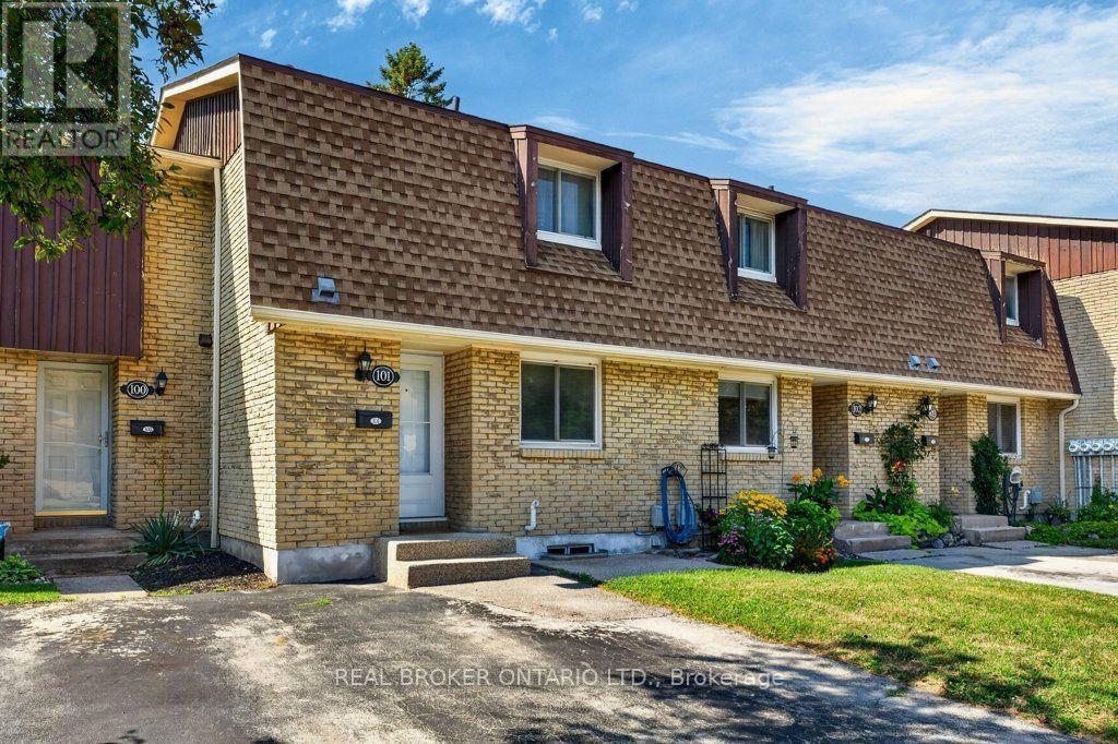 #101 50 LAKESHORE ROAD - 3