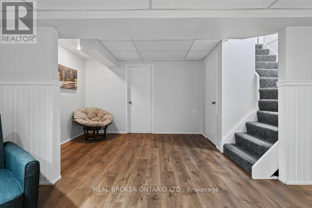 #101 50 LAKESHORE ROAD - 30