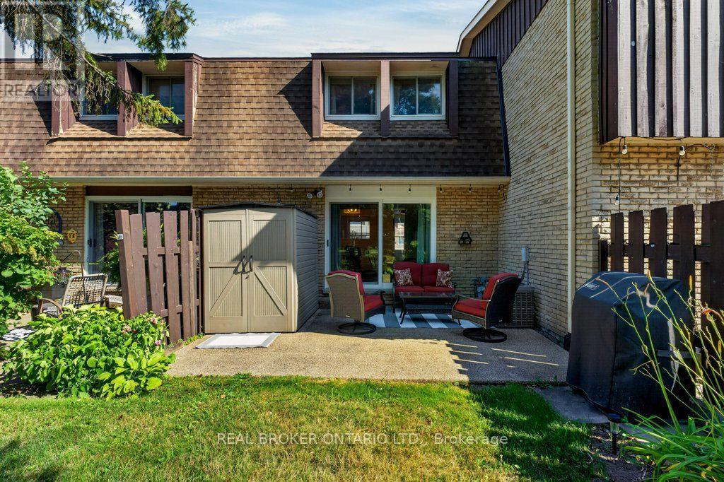 #101 50 LAKESHORE ROAD - 37