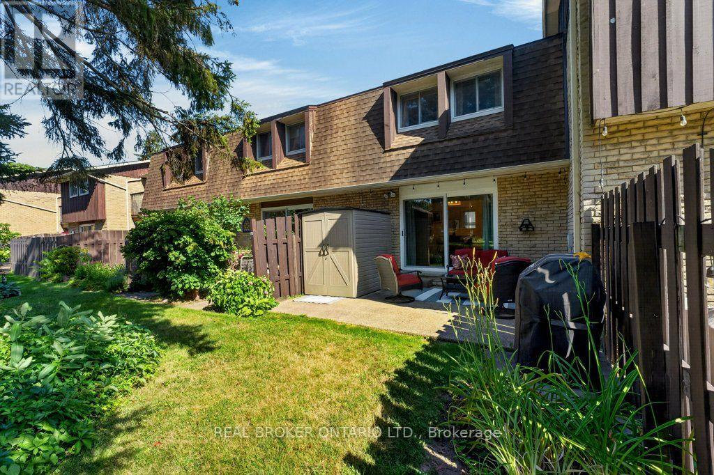 #101 50 LAKESHORE ROAD - 38