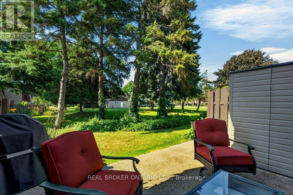 #101 50 LAKESHORE ROAD - 40