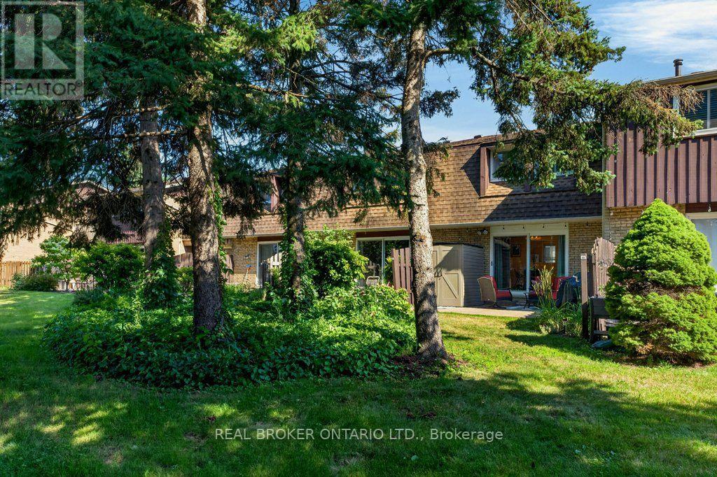 #101 50 LAKESHORE ROAD - 41
