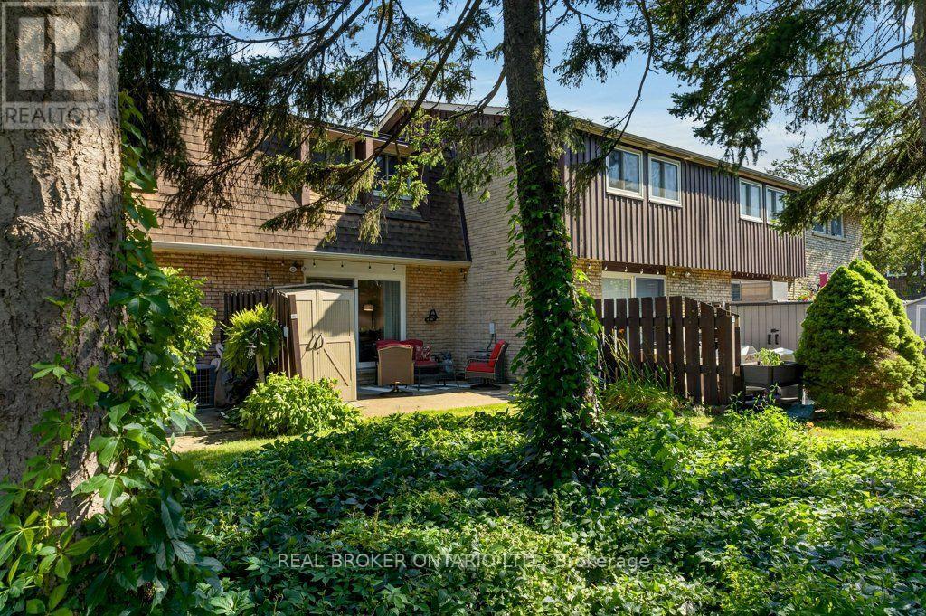 #101 50 LAKESHORE ROAD - 43