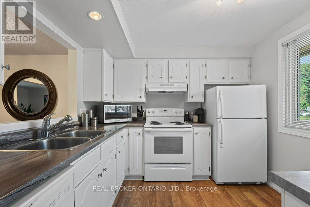 #101 50 LAKESHORE ROAD - 9