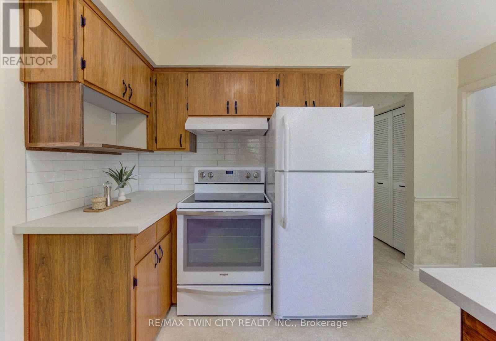 26 PENROSE AVENUE - 12