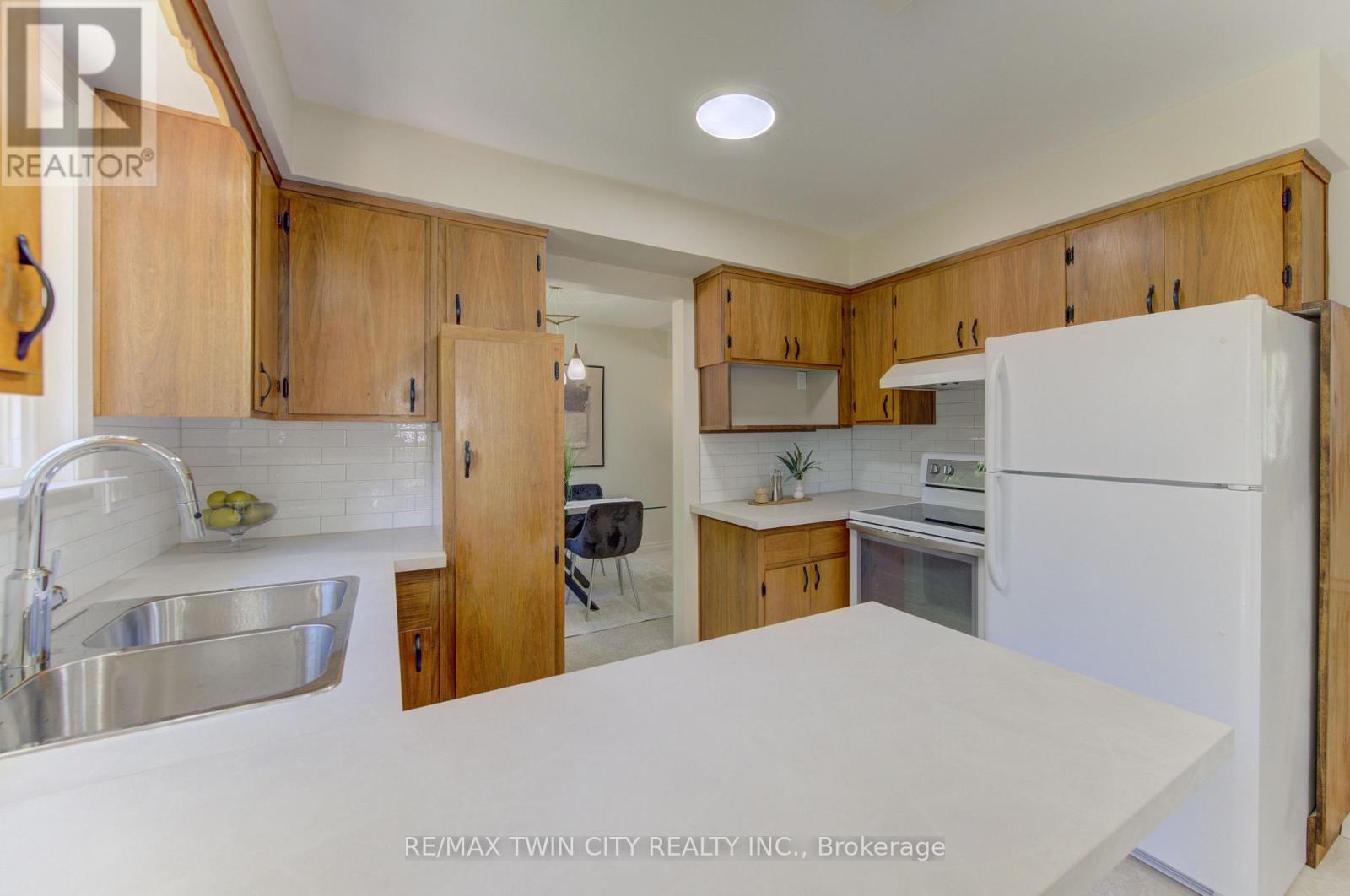 26 PENROSE AVENUE - 14