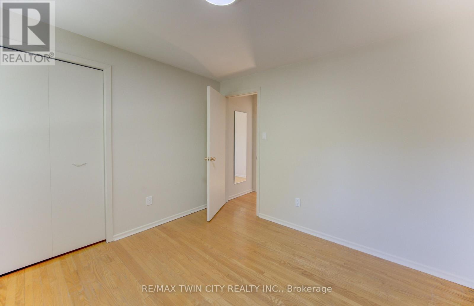26 PENROSE AVENUE - 18