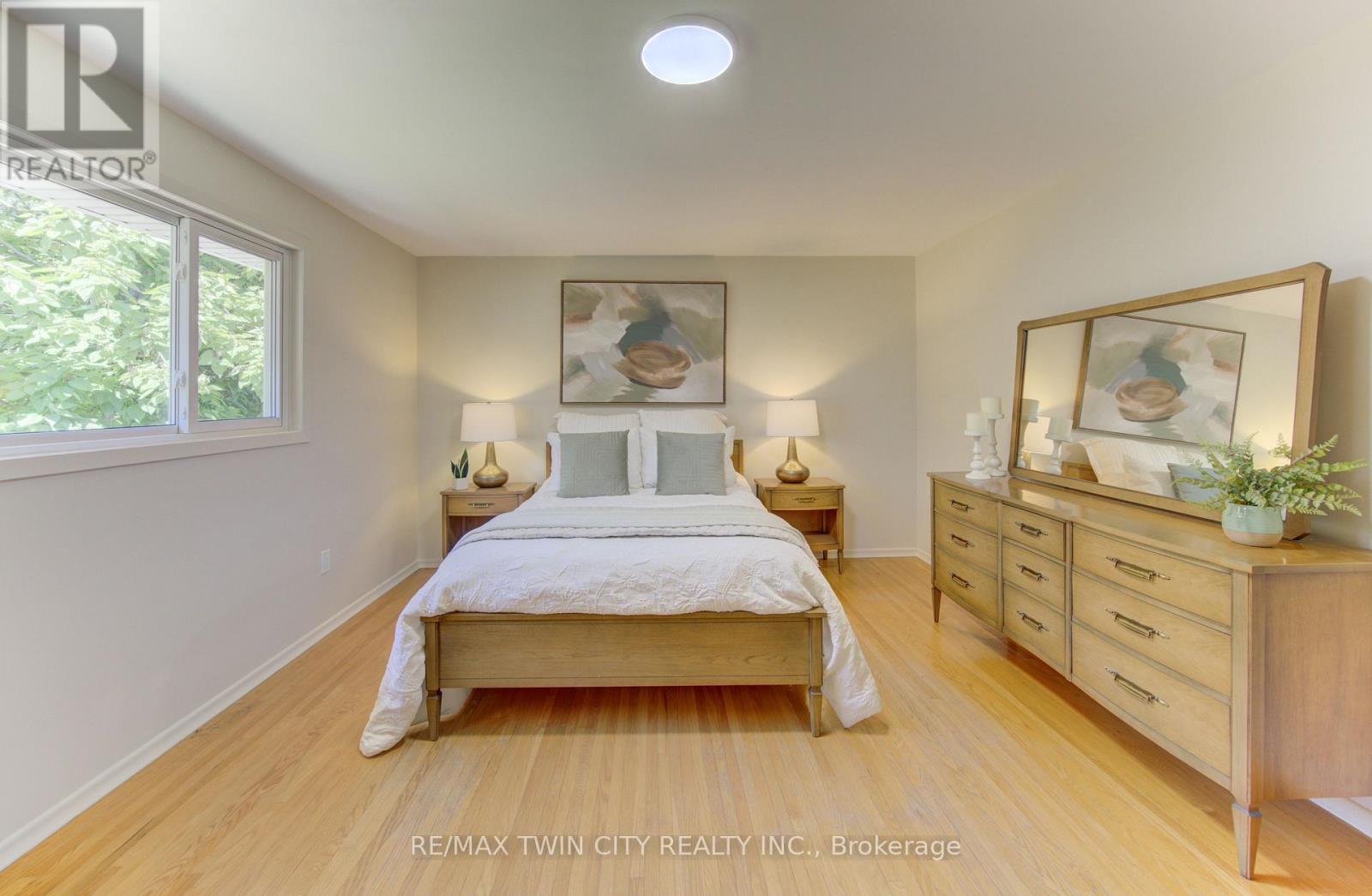 26 PENROSE AVENUE - 22