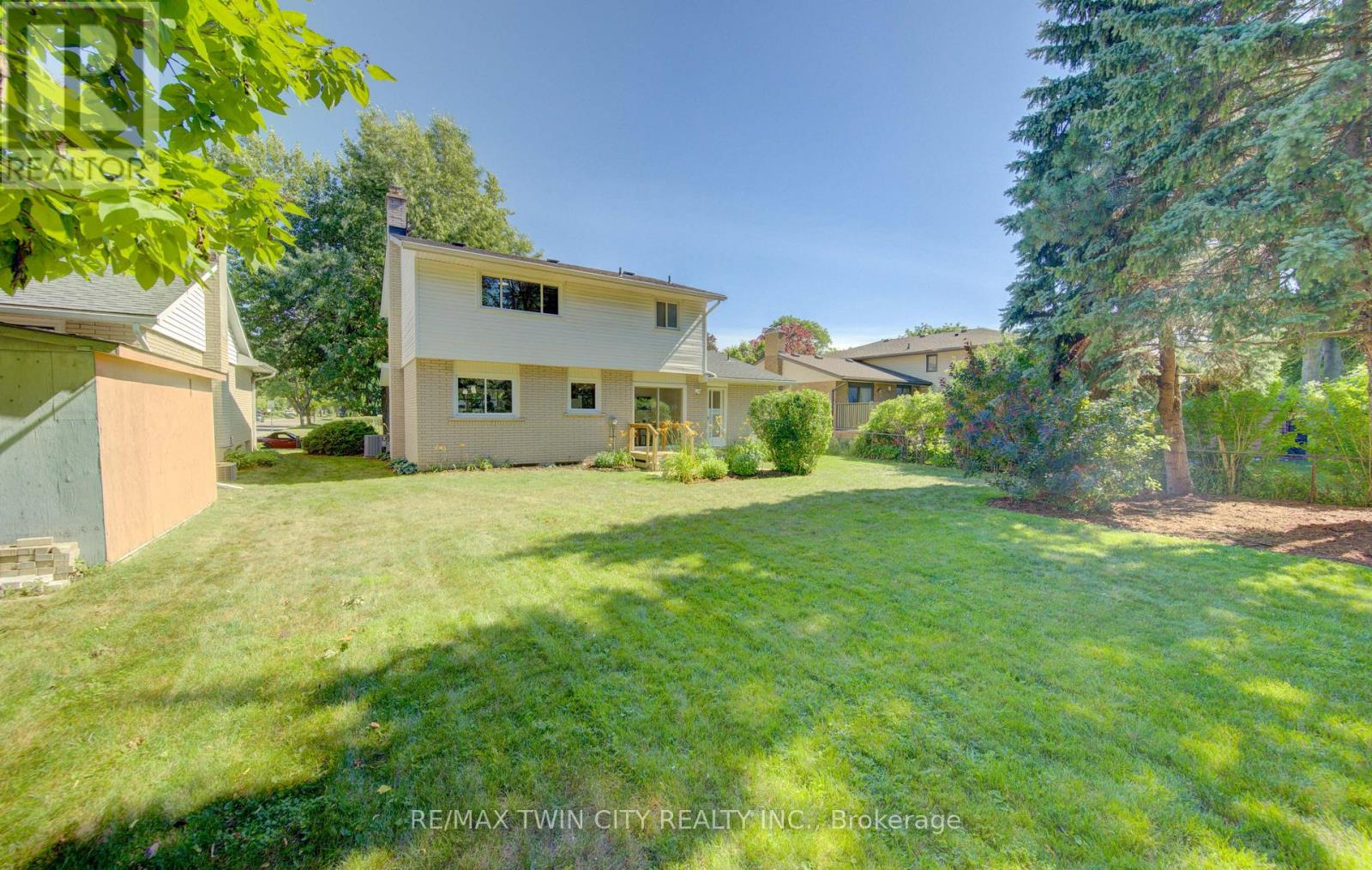 26 PENROSE AVENUE - 32