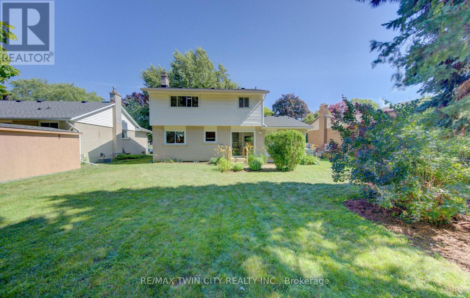 26 PENROSE AVENUE - 33