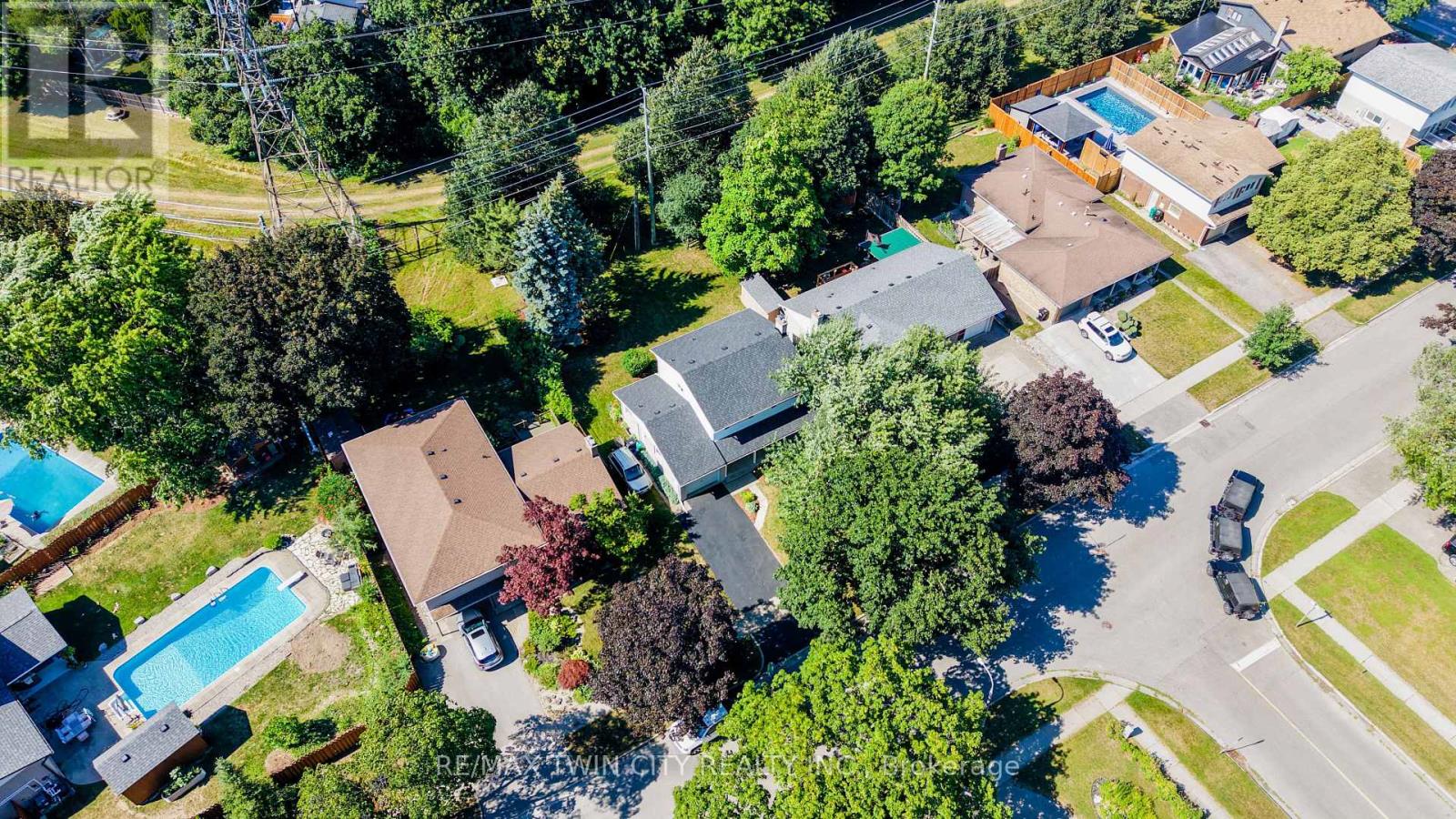 26 PENROSE AVENUE - 37