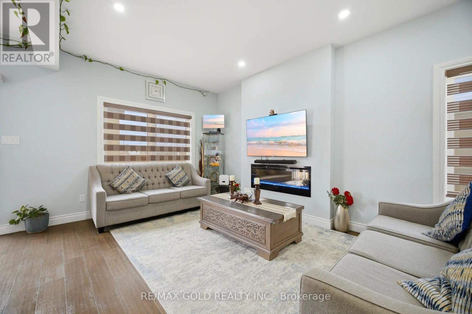 2439 DAISY BEND - 13